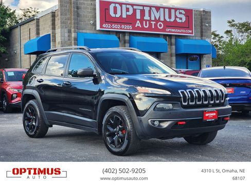 Used 2018 Jeep Cherokee Trailhawk AWD/4WD image 1