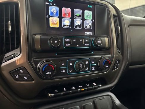 Used 2019 Chevrolet Silverado 2500 High Country w/ Duramax Plus Package AWD/4WD image 31