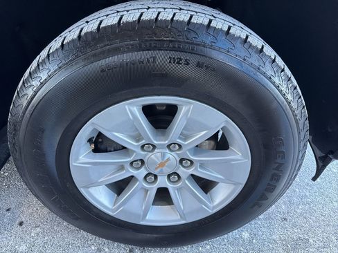 Used 2025 Chevrolet Silverado 1500 W/T w/ WT Value Package image 12