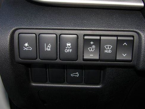 New 2025 Mitsubishi Eclipse Cross SEL image 32