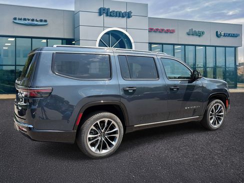 Used 2025 Jeep Wagoneer Series III w/ Premium Group I AWD/4WD image 2