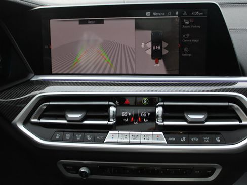 Used 2022 BMW X5 M50i image 22