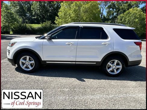 Used 2018 Ford Explorer XLT FWD image 4