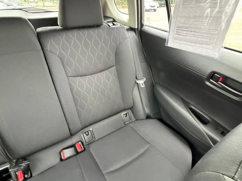 Used 2025 Toyota Corolla Cross LE AWD/4WD image 31