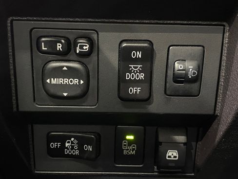 Used 2015 Toyota Tundra Platinum image 23