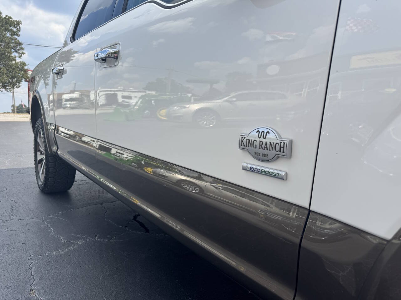 Used 2016 Ford F150 King Ranch w/ Equipment Group 601A Luxury AWD/4WD image 21