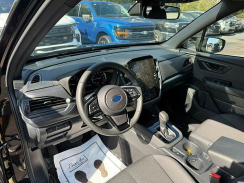 Used 2025 Subaru Forester Premium image 3