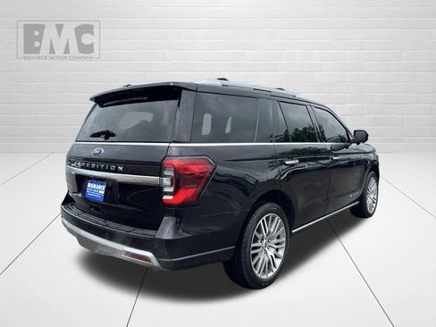 Used 2023 Ford Expedition Platinum AWD/4WD image 3