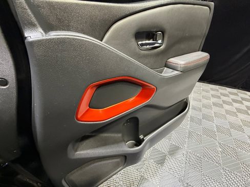 Certified 2022 Nissan Frontier Pro-X w/ Technology Package image 16