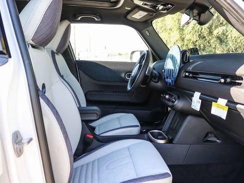 New 2026 MINI Cooper 4-Door Hardtop FWD image 17