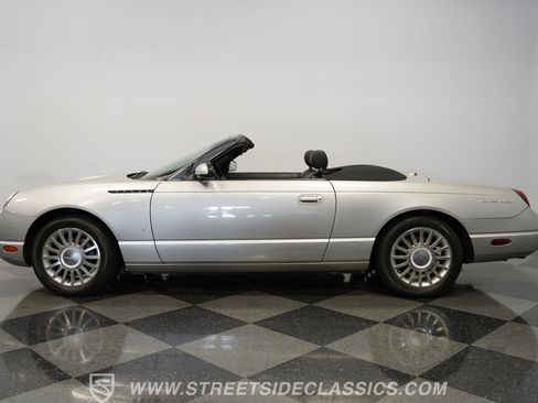 Used 2004 Ford Thunderbird image 12