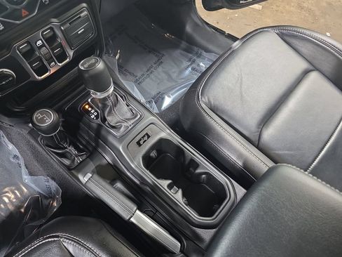 Used 2021 Jeep Wrangler Unlimited Sahara AWD/4WD image 24