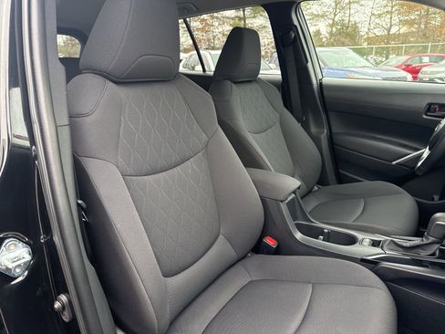 Used 2023 Toyota Corolla Cross LE image 15