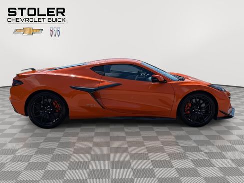 Used 2023 Chevrolet Corvette Z06 w/ Z07 Performance Package RWD image 6