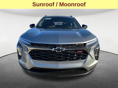 Used 2026 Chevrolet Trax RS w/ Sunroof Package FWD image 4
