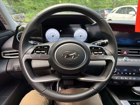 Certified 2023 Hyundai Elantra SEL w/ Convenience Package FWD image 17
