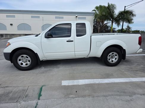 Used 2020 Nissan Frontier S RWD image 2