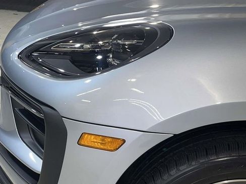 Certified 2025 Porsche Macan image 5