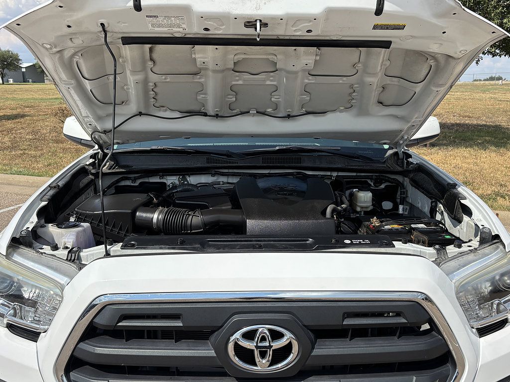 Used 2017 Toyota Tacoma SR5 w/ Tow Package RWD image 3