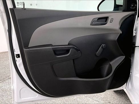 Used 2020 Chevrolet Sonic LT image 24