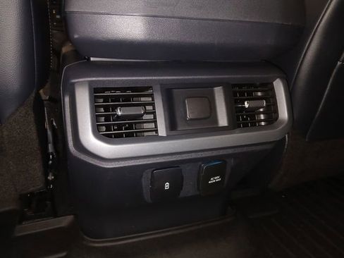 Used 2021 Ford F150 Lariat image 31