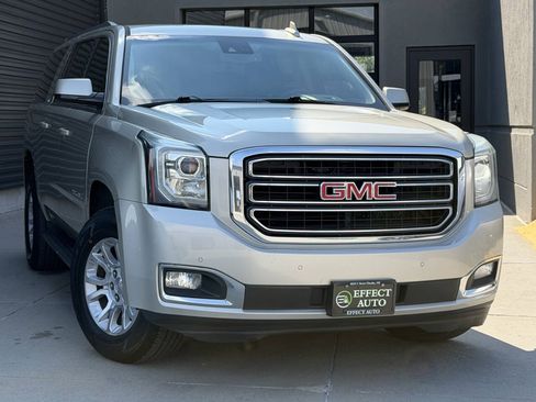Used 2017 GMC Yukon XL SLT AWD/4WD image 5