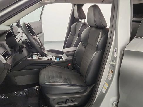 Used 2024 Mitsubishi Outlander SE image 14