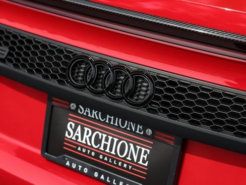 Used 2018 Audi R8 V10 plus w/ Full Leather Package image 47