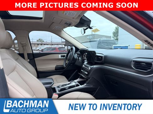 Used 2020 Ford Explorer XLT w/ Equipment Group 202A AWD/4WD image 8