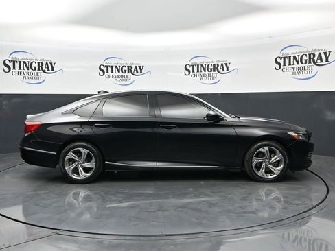 Used 2018 Honda Accord EX image 8