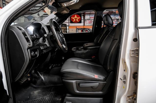 Used 2024 RAM 3500 Tradesman w/ Chrome Appearance Group AWD/4WD image 6