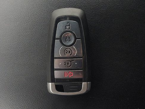 Used 2020 Ford Explorer XLT w/ Equipment Group 202A RWD image 32
