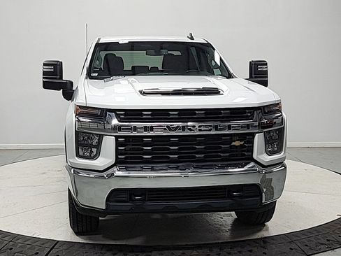 Used 2022 Chevrolet Silverado 2500 LT w/ Fleet Comfort Package AWD/4WD image 2