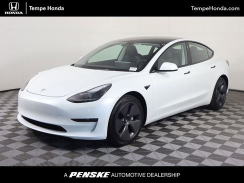 Used 2023 Tesla Model 3 Standard Range image 1