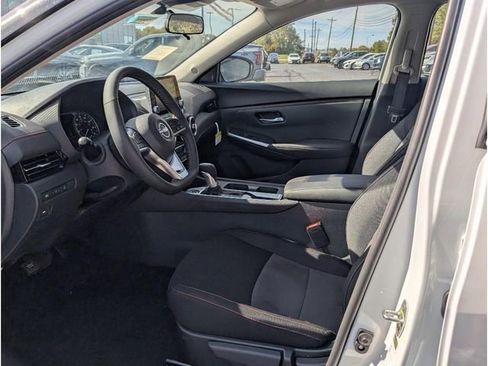 New 2025 Nissan Sentra SR w/ Trunk Package FWD image 15