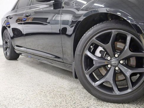 Used 2022 Chrysler 300 S w/ Comfort Group RWD image 4