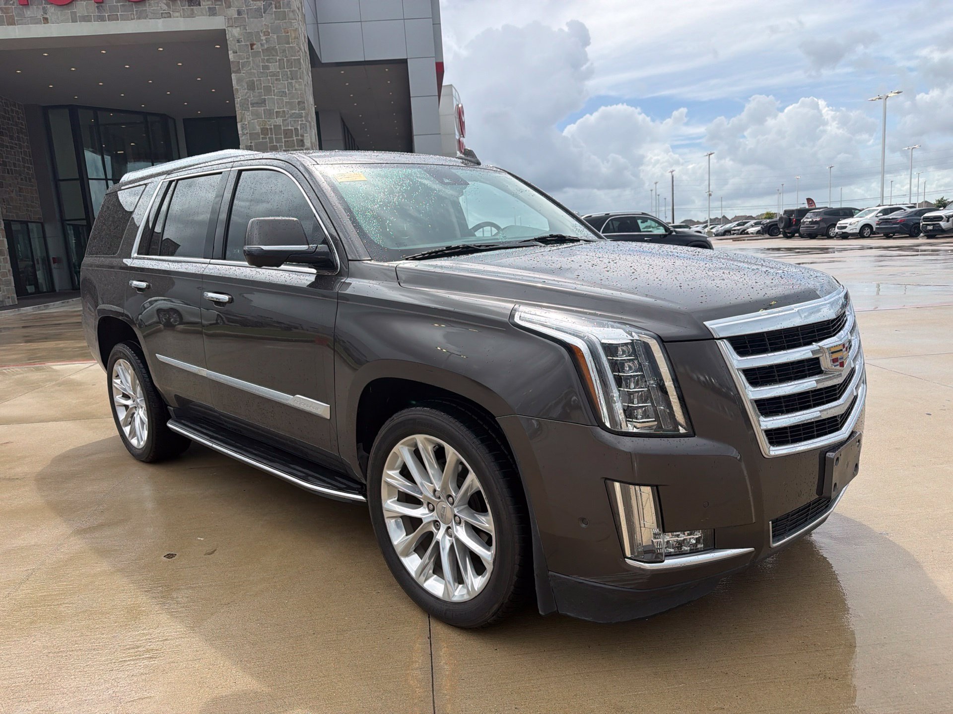 Used 2020 Cadillac Escalade Luxury AWD/4WD image 3