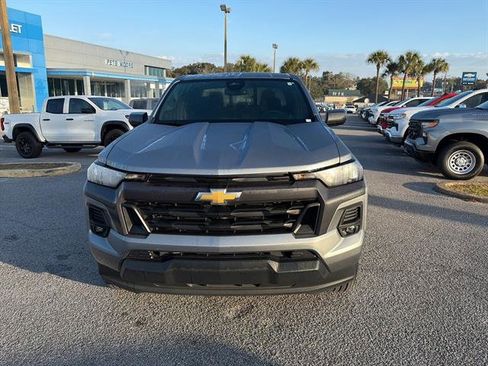 Used 2023 Chevrolet Colorado LT w/ LT Convenience Package II image 2
