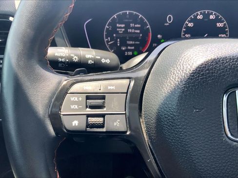 Used 2025 Honda Pilot TrailSport image 23
