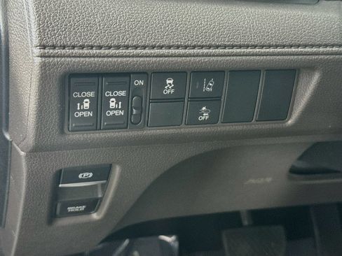 Used 2019 Honda Odyssey EX image 11