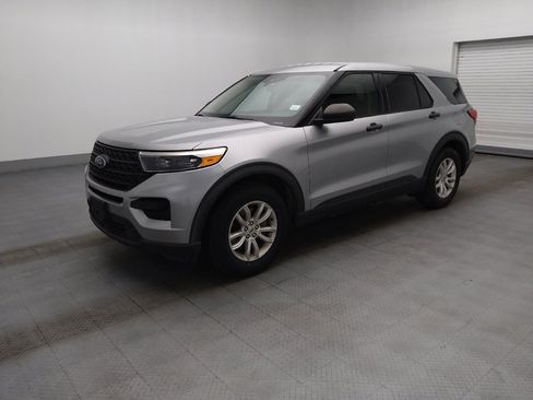 Used 2021 Ford Explorer 2WD image 2