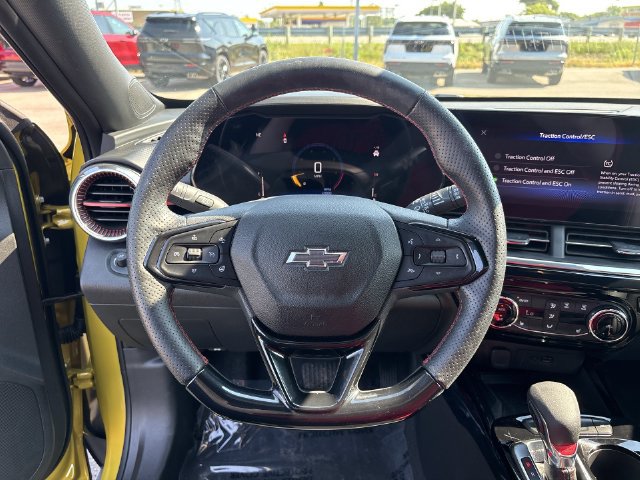 Used 2025 Chevrolet Trax RS w/ Sunroof Package FWD image 30