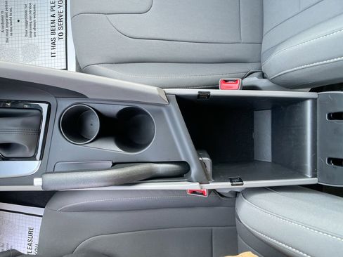 Used 2025 Hyundai Elantra Sport image 20