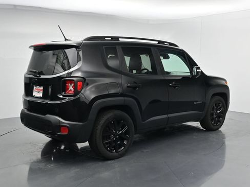 Used 2017 Jeep Renegade Altitude FWD image 8
