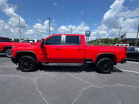Used 2025 Chevrolet Silverado 2500 LT w/ Trail Boss Package AWD/4WD image 9
