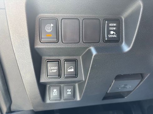 Used 2023 Nissan Frontier PRO-4X w/ Pro Convenience Package AWD/4WD image 17