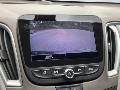 Used 2022 Chevrolet Malibu LS w/ LPO, Convenience Package 2 FWD image 17