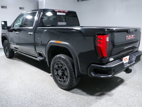 Used 2024 GMC Sierra 2500 Denali w/ Denali Reserve Package AWD/4WD image 9