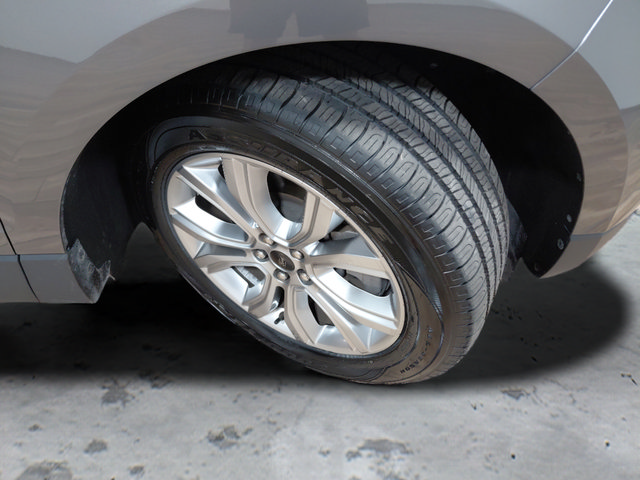 Used 2024 Ford Edge Titanium AWD/4WD image 10