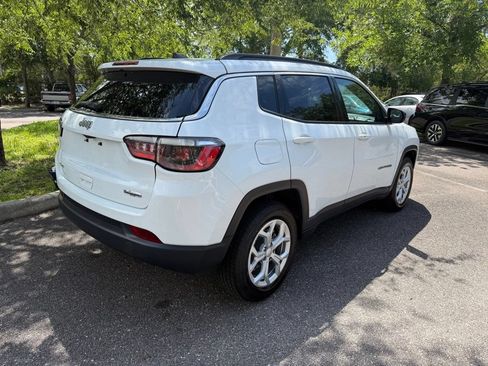 Used 2024 Jeep Compass Latitude AWD/4WD image 6